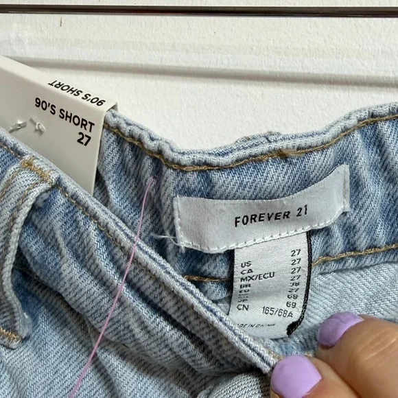 Forever 21 90s Jean shorts - Picture 5 of 5